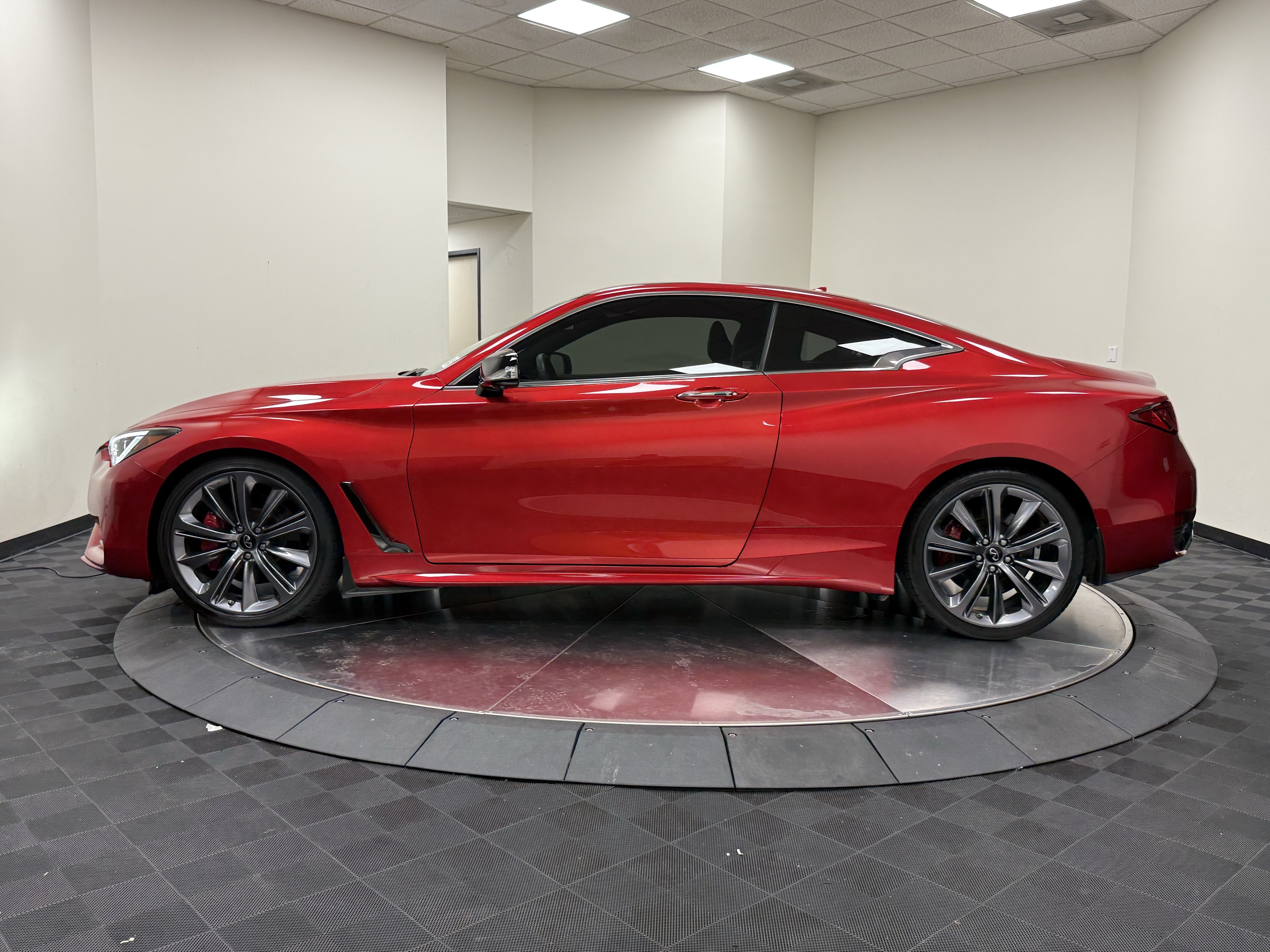 Used 2022 INFINITI Q60 Red Sport 400 w/ Cargo Package RWD image 5