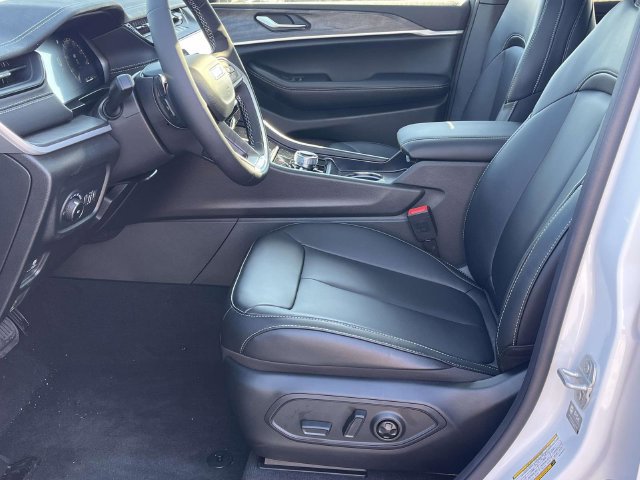 New 2027 Jeep Grand Cherokee L Limited AWD/4WD image 10