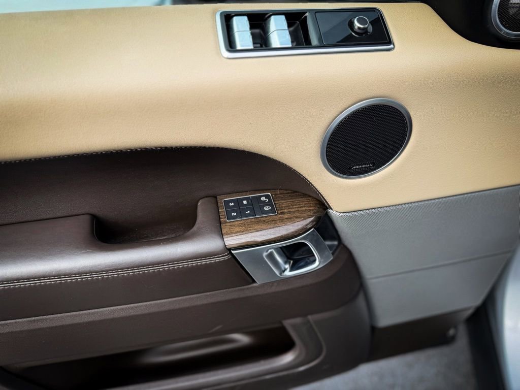 Used 2018 Land Rover Range Rover Sport HSE image 11