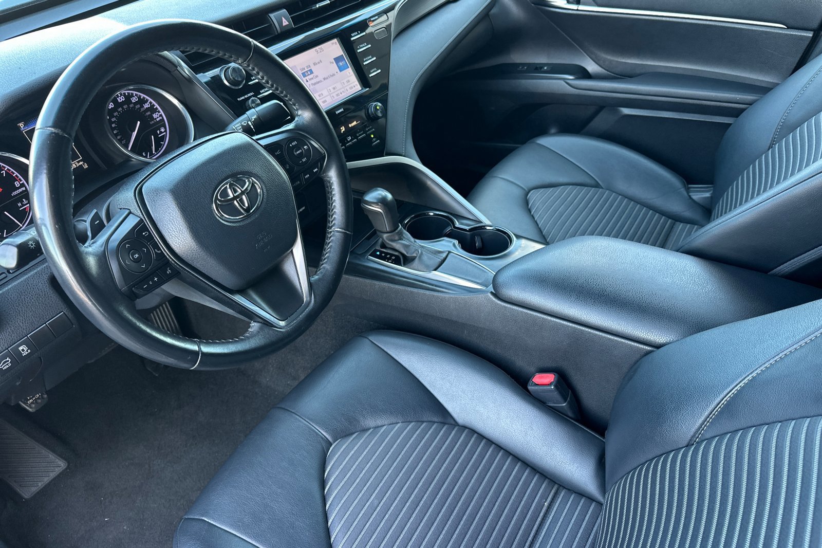 Certified 2020 Toyota Camry SE w/ Carpet Mat Package image 9
