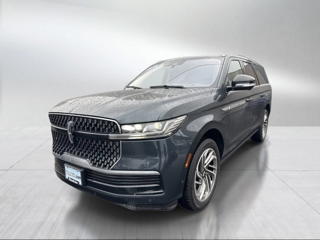 Used 2025 Lincoln Navigator L Reserve AWD/4WD image 3
