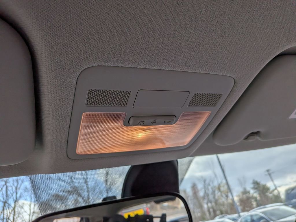 Used 2021 Hyundai Venue SEL image 15