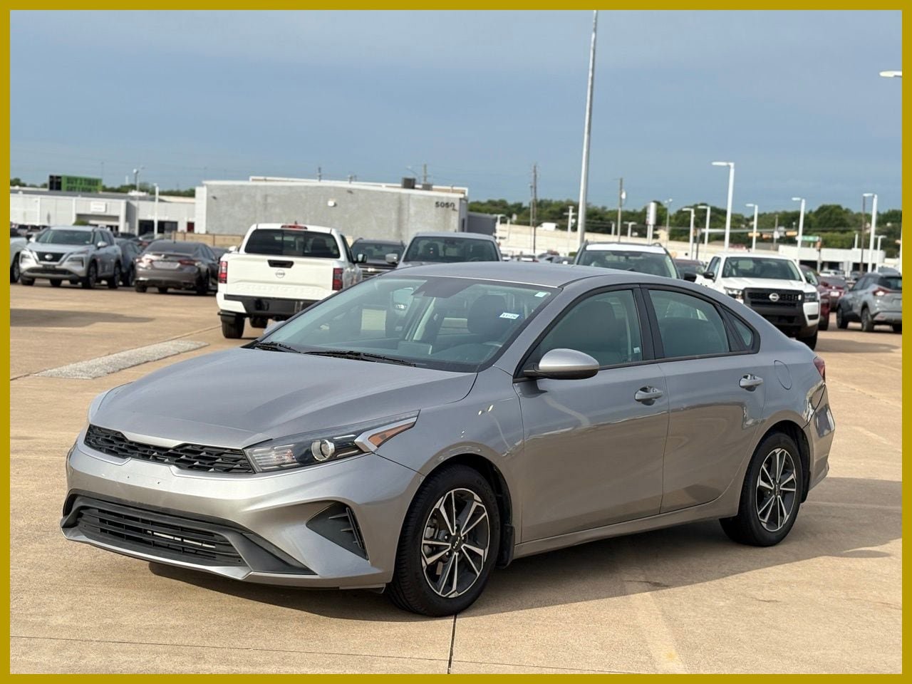 Used 2022 Kia Forte LXS FWD image 1