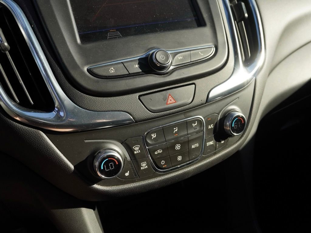 Used 2021 Chevrolet Equinox LT image 19