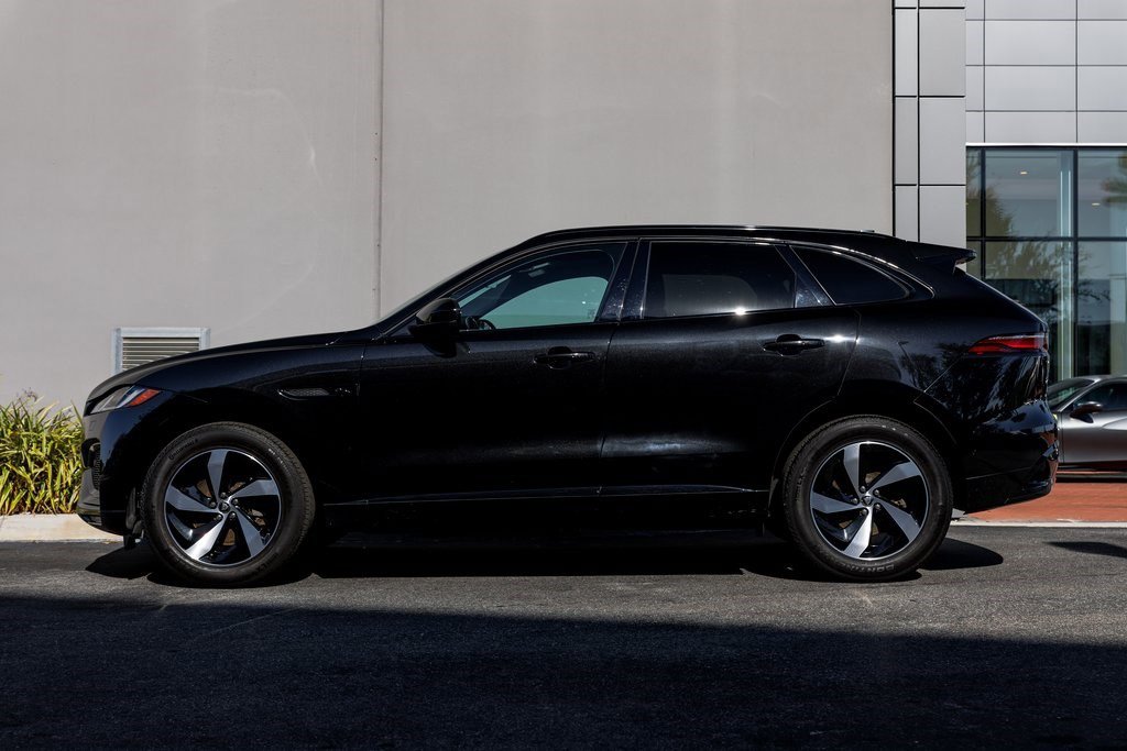 Used 2025 Jaguar F-PACE R-Dynamic S image 2