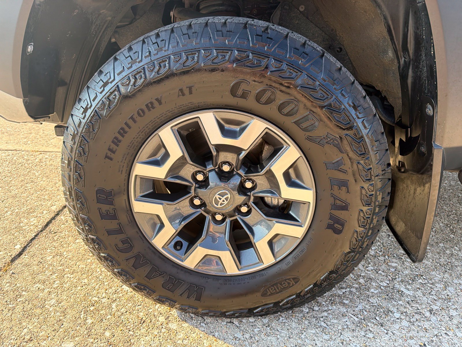Used 2023 Toyota Tacoma TRD Off-Road AWD/4WD image 7