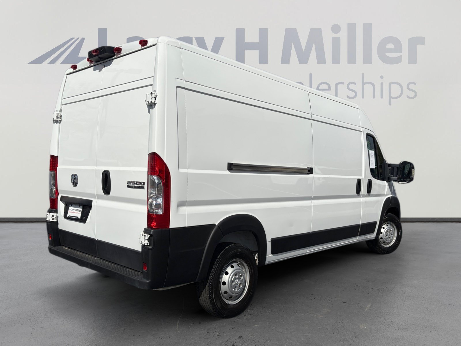 Used 2023 RAM ProMaster 2500 FWD image 5