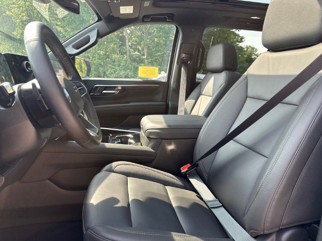 Used 2026 Chevrolet Suburban Z71 w/ Comfort Package AWD/4WD image 39