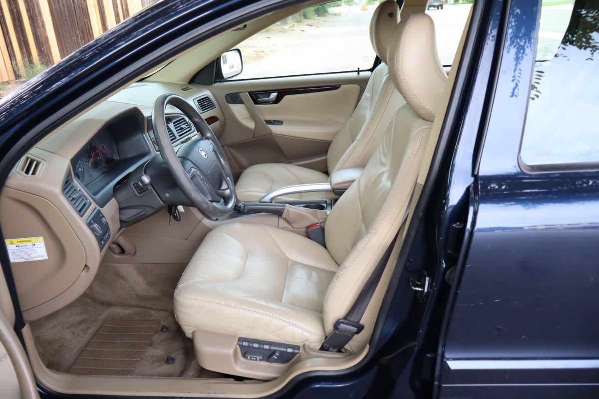 Used 2002 Volvo V70 Cross Country AWD/4WD image 19