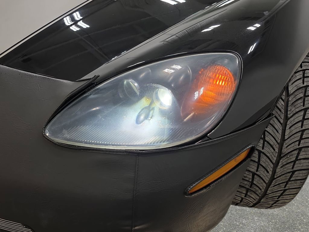 Used 2005 Chevrolet Corvette Coupe w/ Preferred Equipment Group image 21