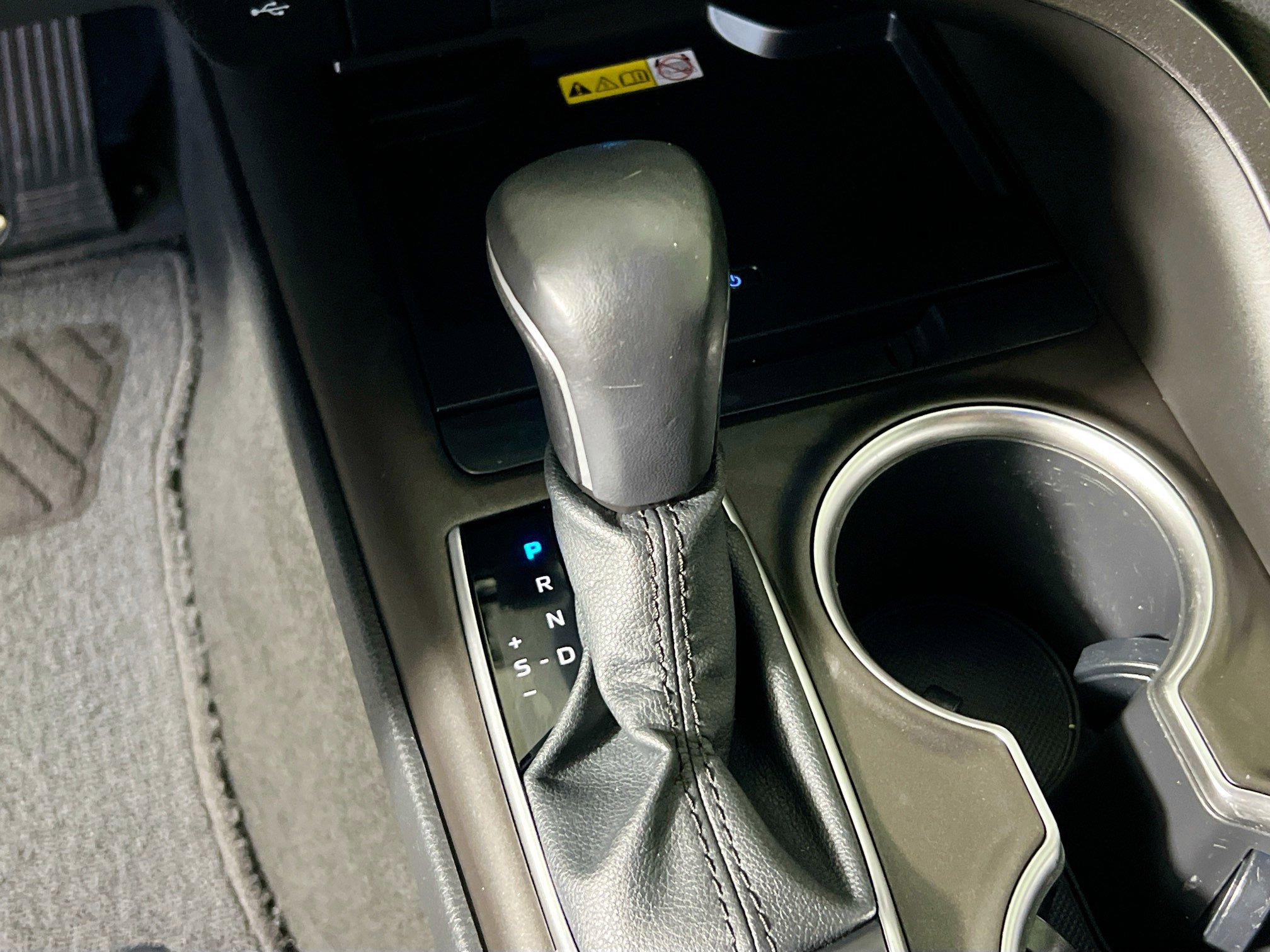 Used 2022 Toyota Camry XLE image 25