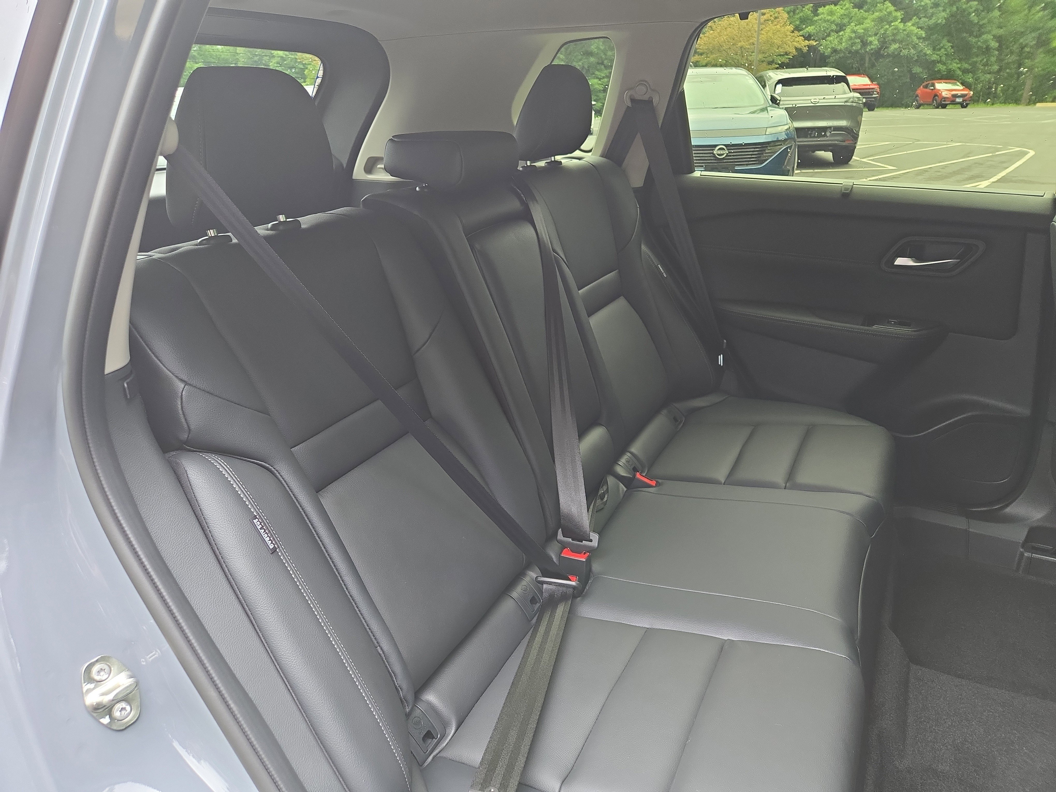 New 2025 Nissan Rogue SL w/ Tech Package image 18