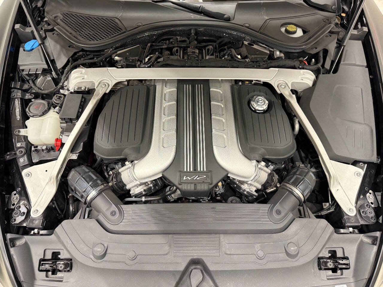 Used 2021 Bentley Continental GT image 34