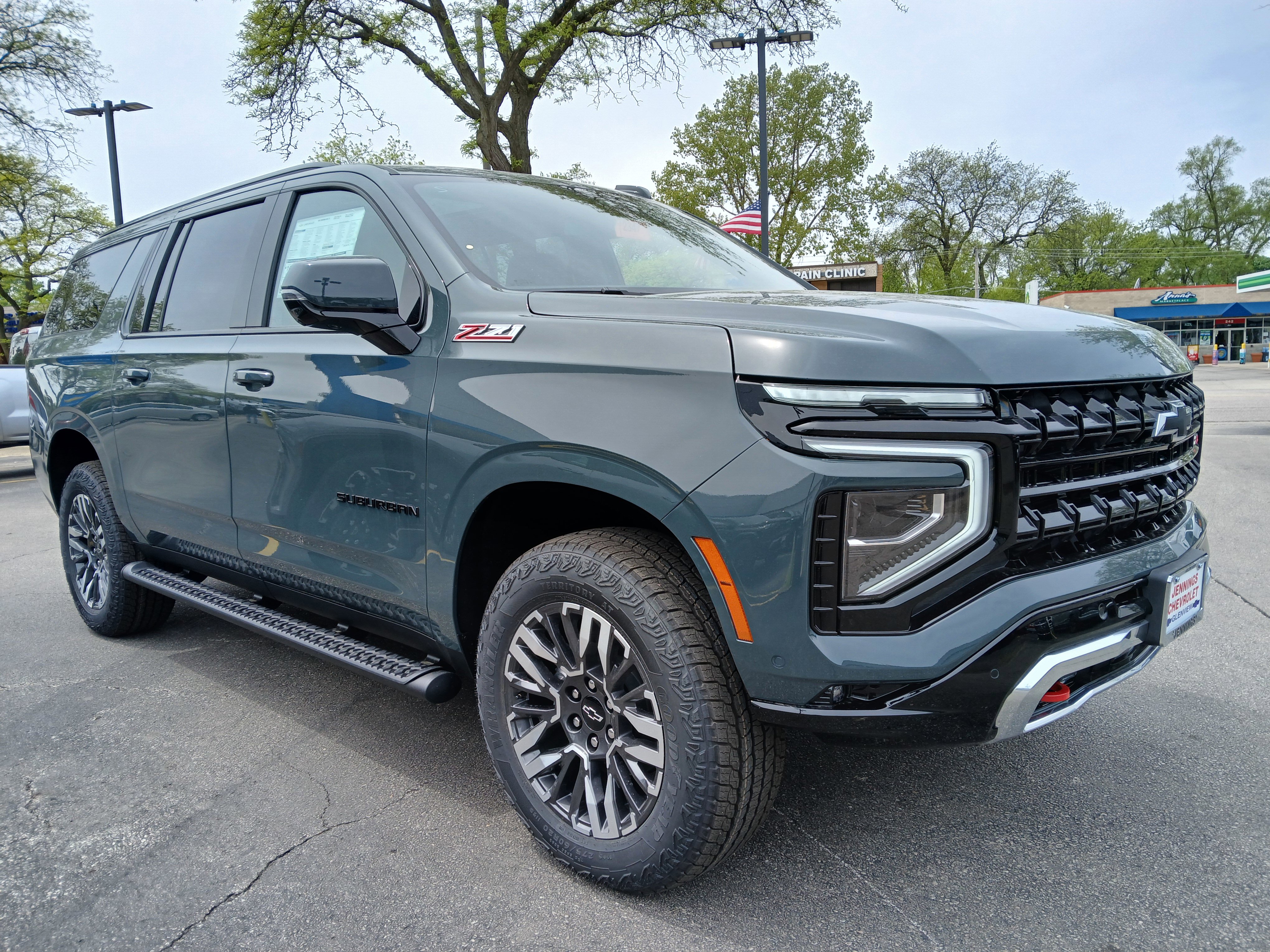 New 2026 Chevrolet Suburban Z71 w/ Comfort Package AWD/4WD image 2