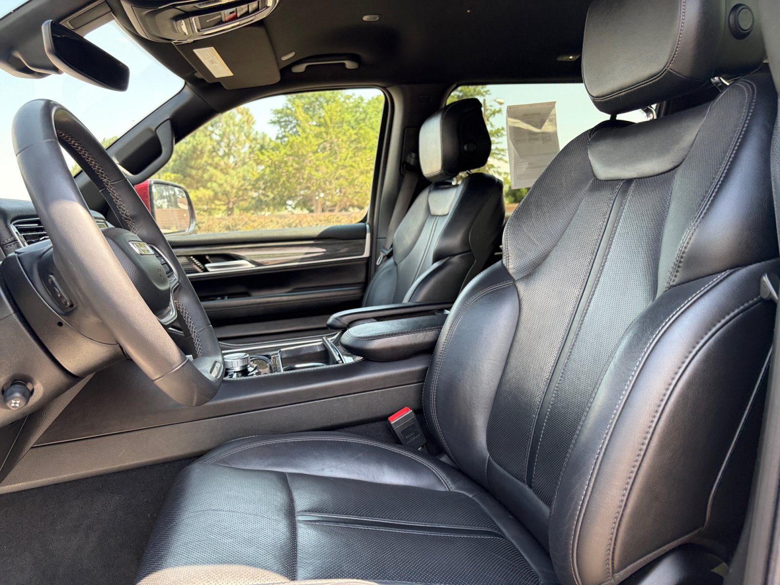 Used 2022 Jeep Wagoneer Series II AWD/4WD image 15