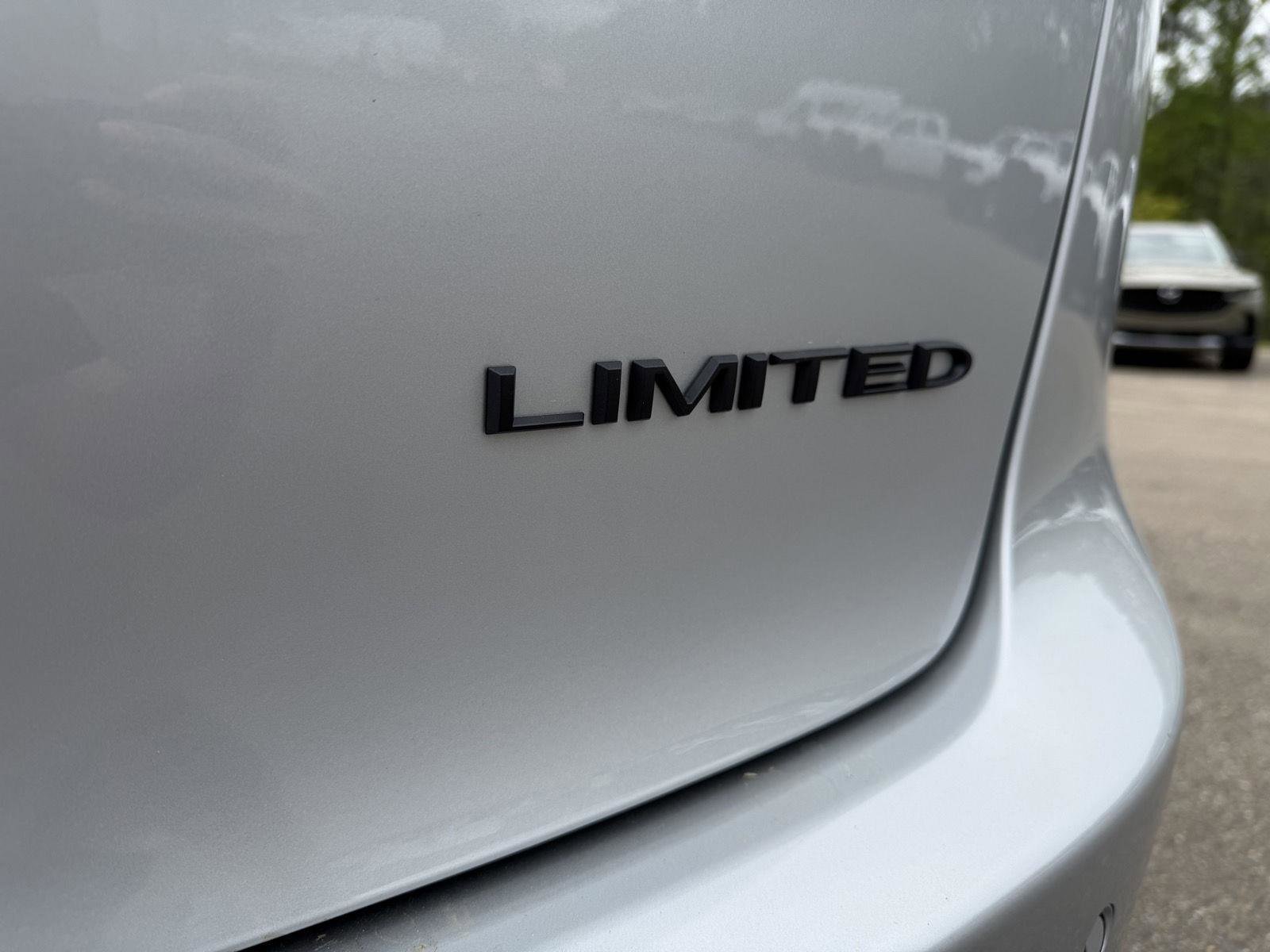 New 2026 Chrysler Pacifica Limited w/ S Appearance Package image 18