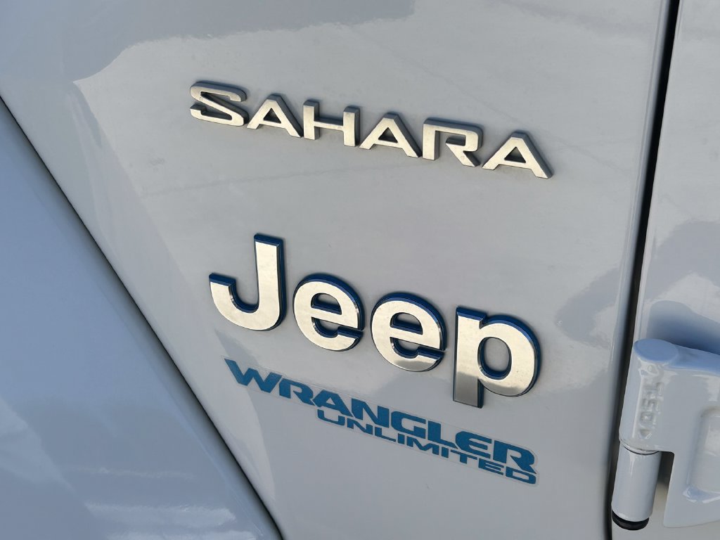 Used 2022 Jeep Wrangler Unlimited Sahara AWD/4WD image 15