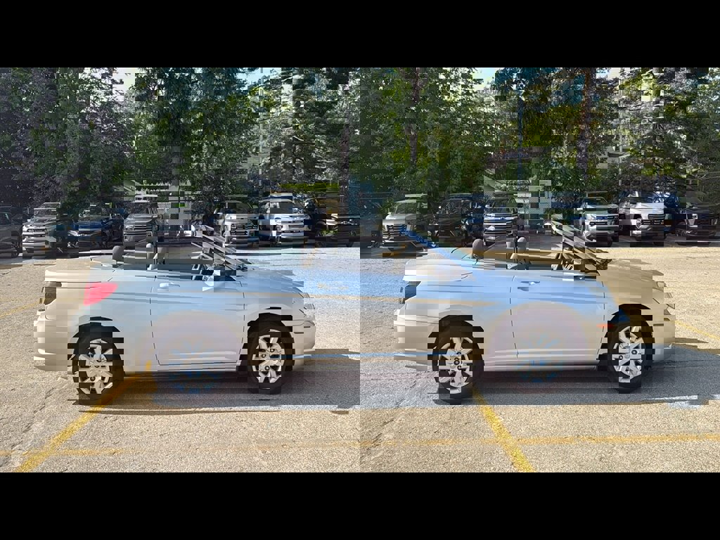 Used 2008 Chrysler Sebring LX image 6