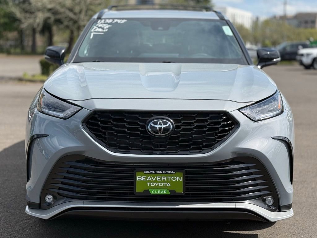 Certified 2025 Toyota Highlander XSE image 8