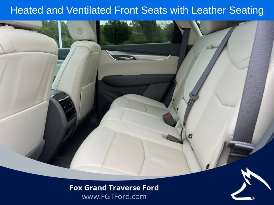 Used 2022 Cadillac XT5 Premium Luxury w/ Technology Package FWD image 4