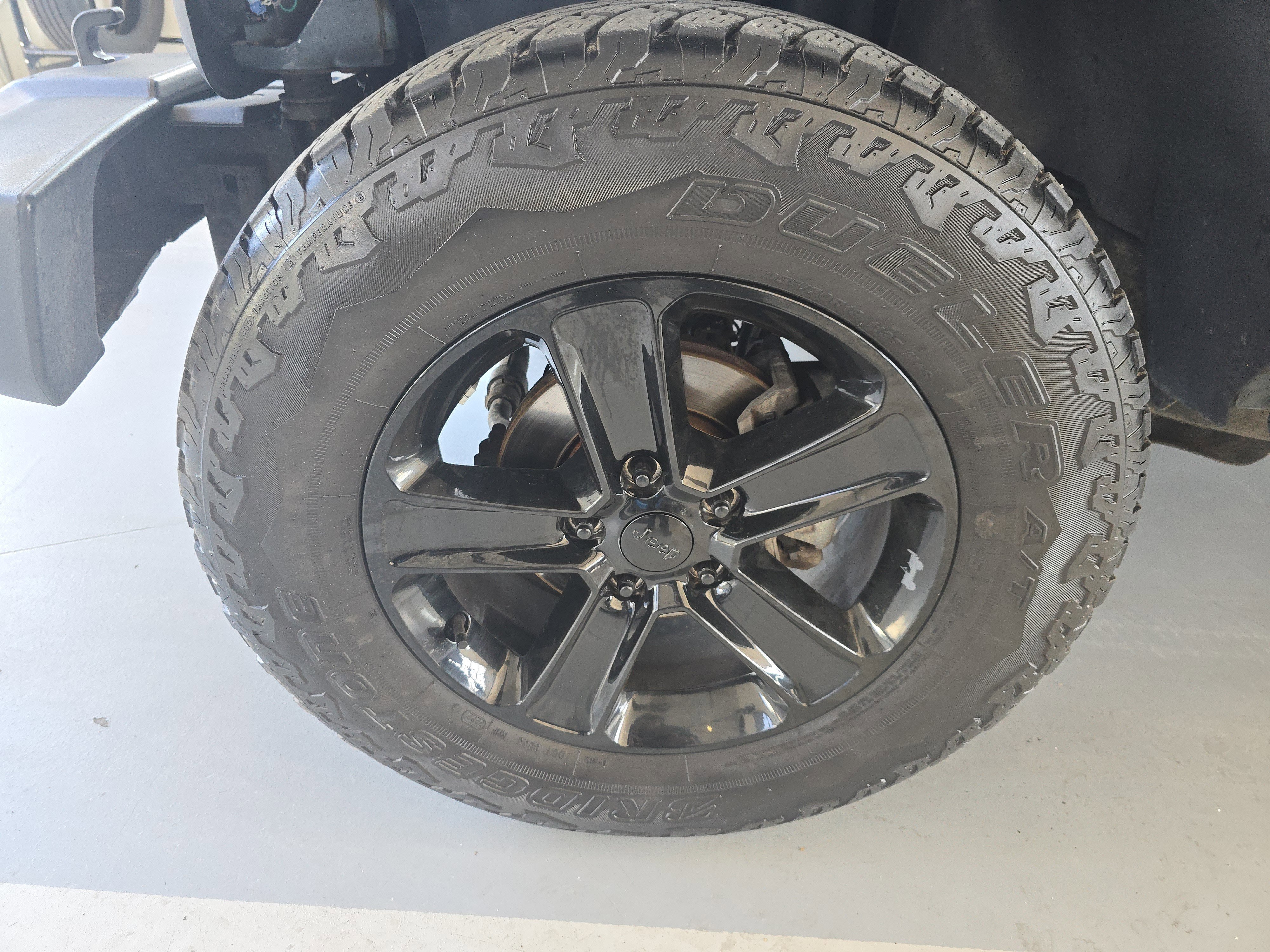 Used 2015 Jeep Wrangler Unlimited Rubicon w/ Dual Top Group image 7