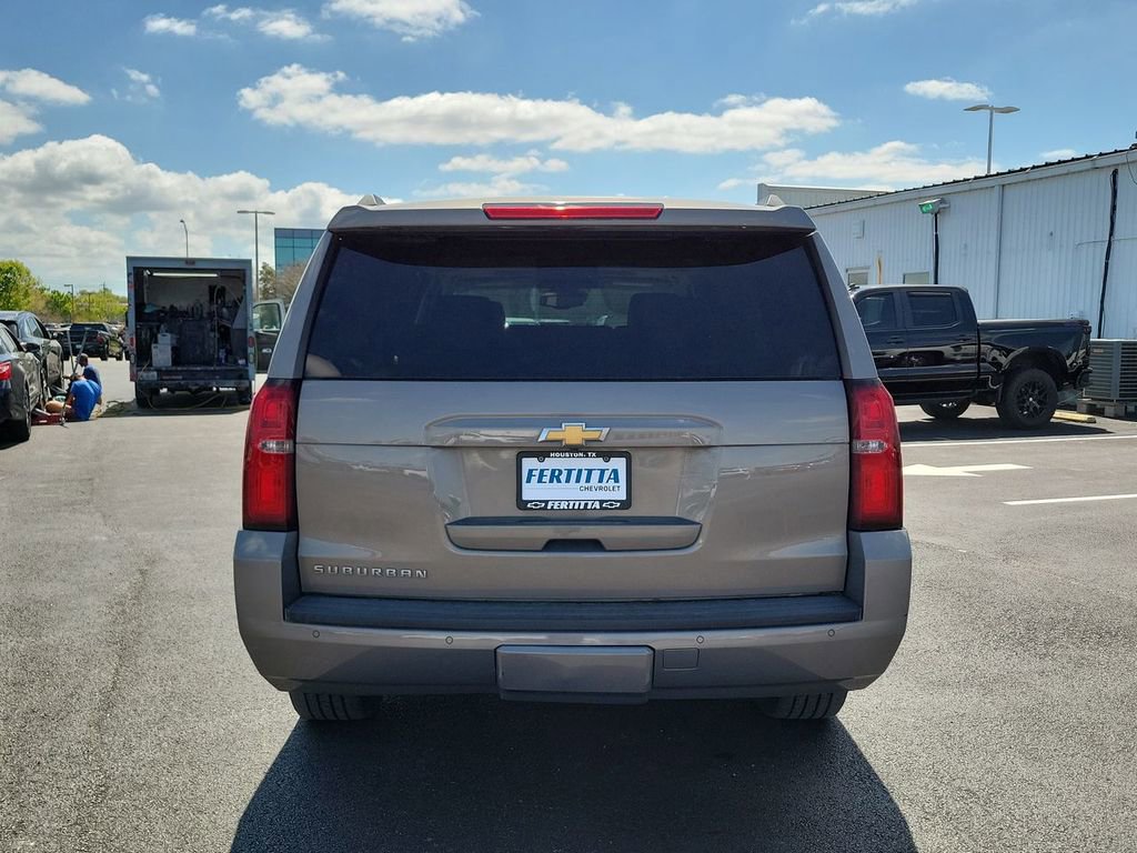 Used 2019 Chevrolet Suburban LT image 5