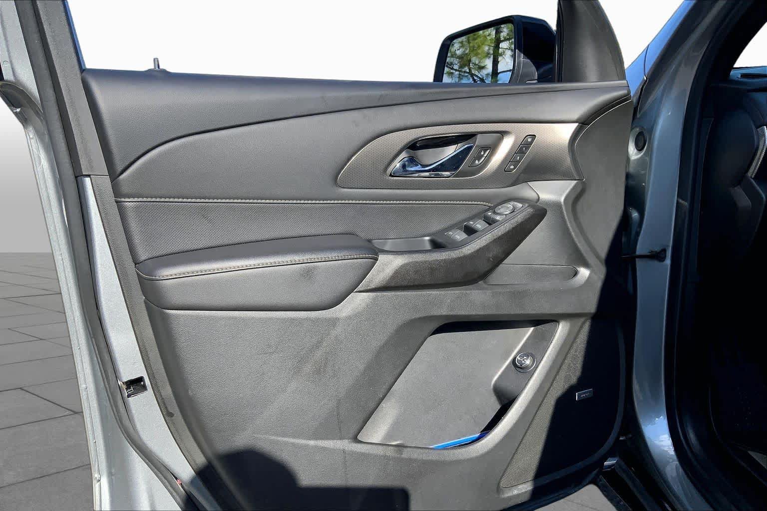 Used 2023 Chevrolet Traverse Premier w/ Redline Edition FWD image 22