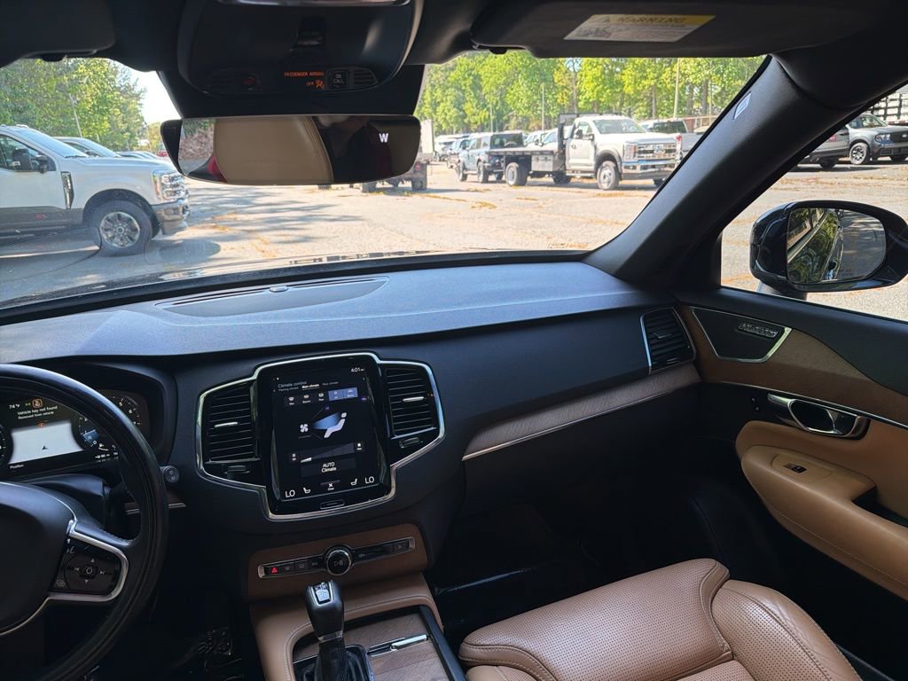 Used 2017 Volvo XC90 T6 Inscription w/ Vision Package image 11