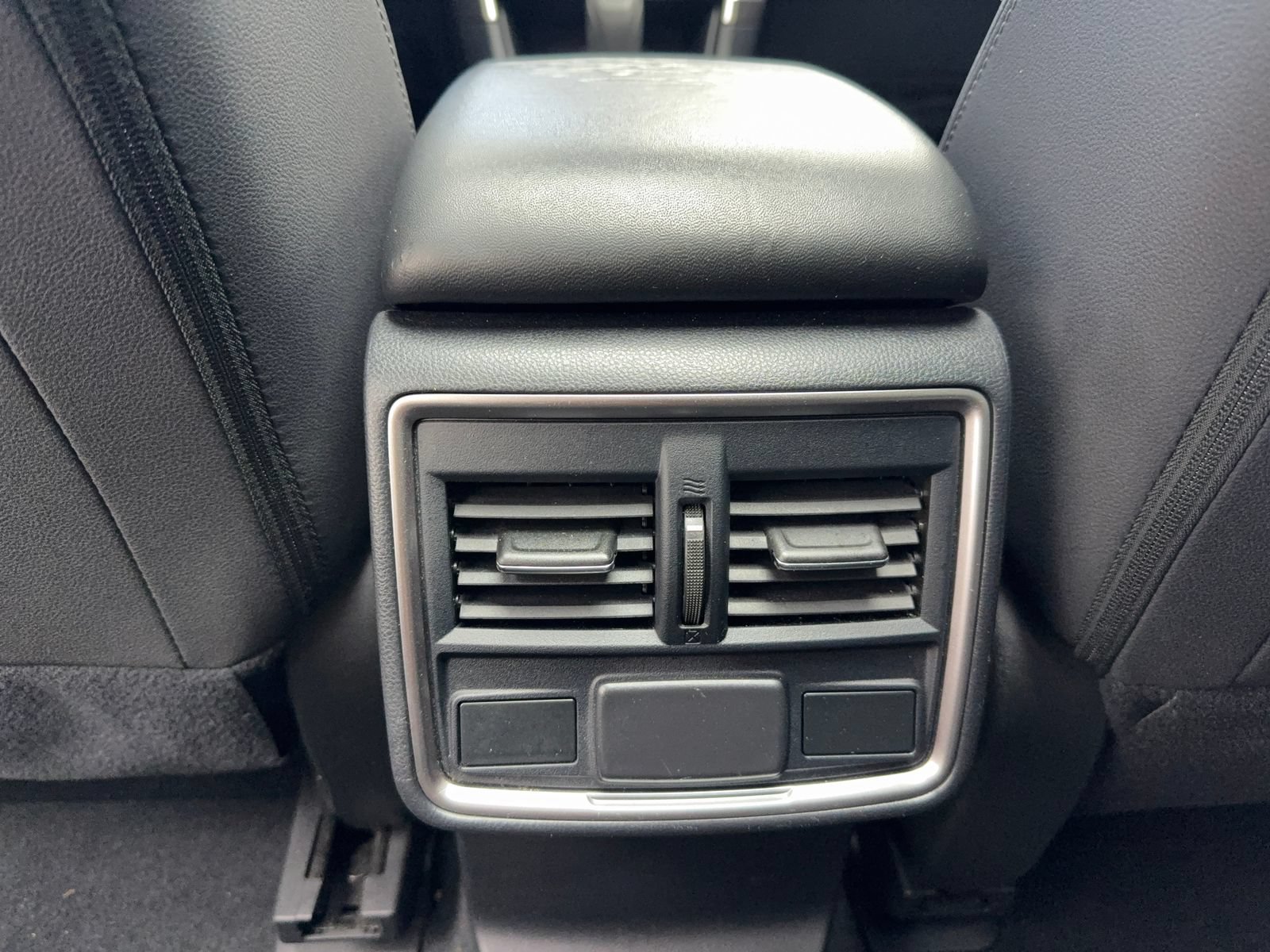 Used 2023 Subaru Forester Premium AWD/4WD image 39