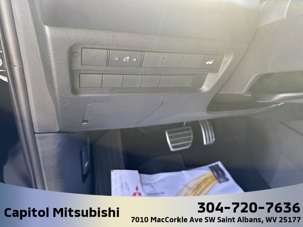 New 2025 Mitsubishi Outlander SEL image 19