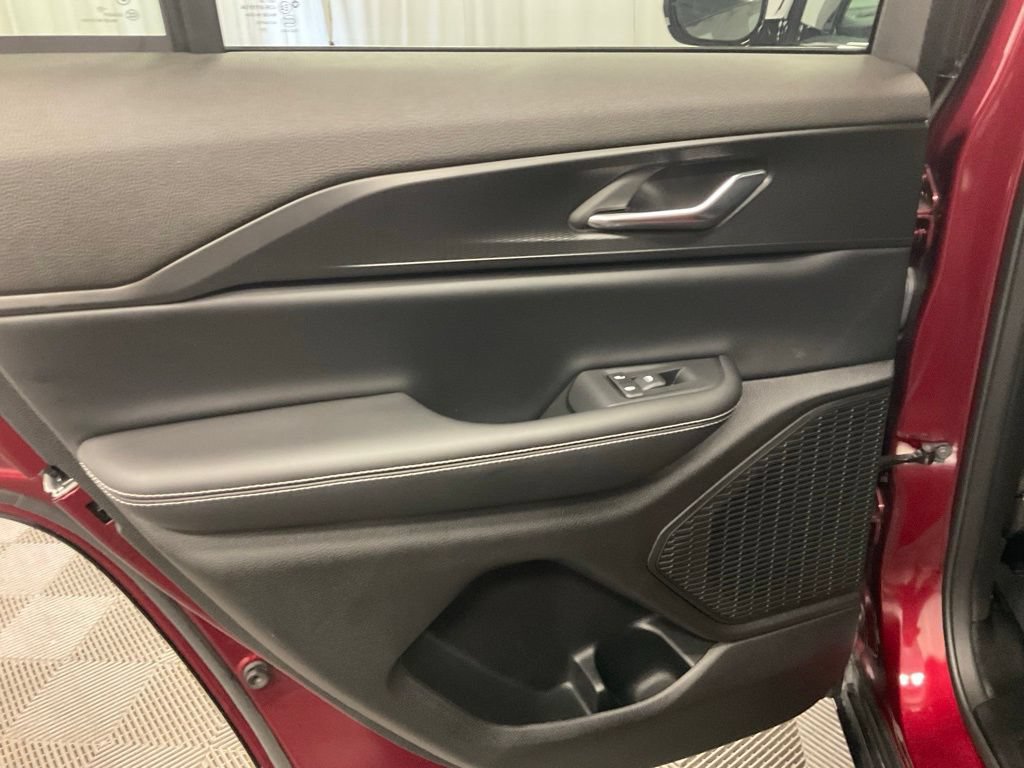 Used 2024 Jeep Grand Cherokee Altitude AWD/4WD image 34