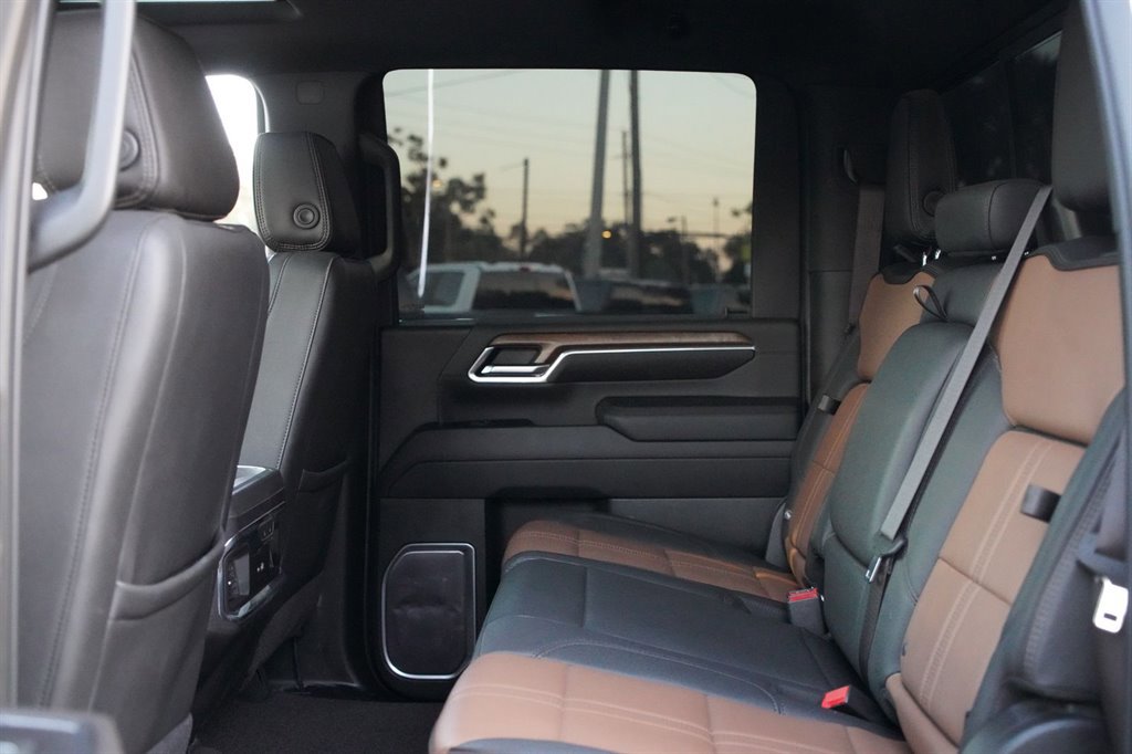 Used 2024 Chevrolet Silverado 3500 High Country w/ Technology Package image 22