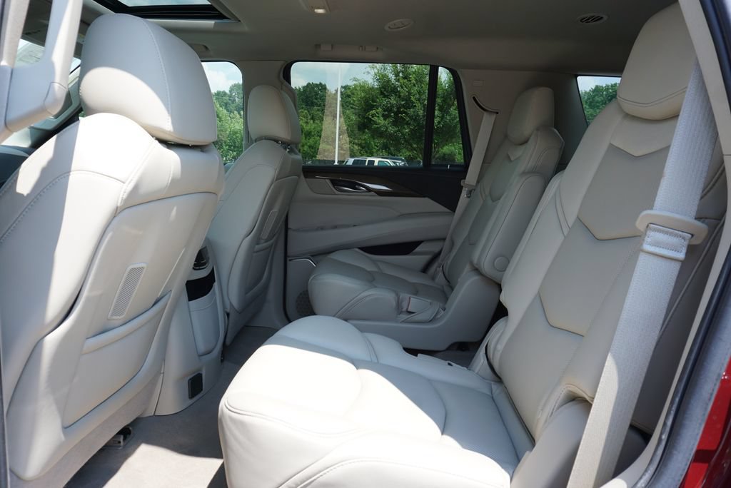 Used 2020 Cadillac Escalade Luxury AWD/4WD image 13