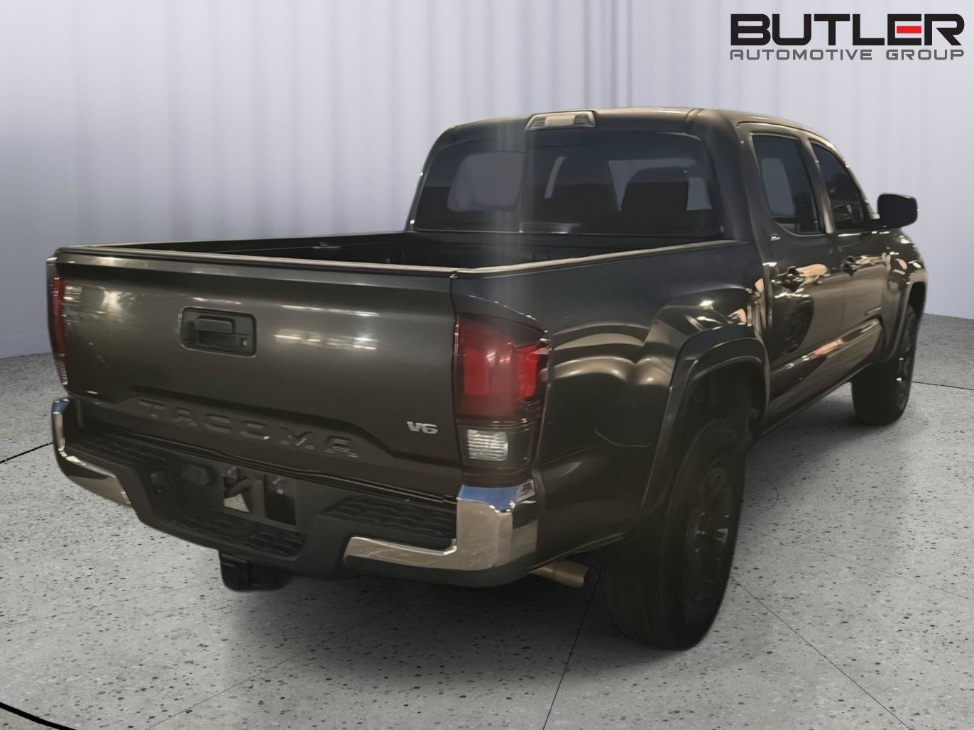 Used 2020 Toyota Tacoma SR5 RWD image 7