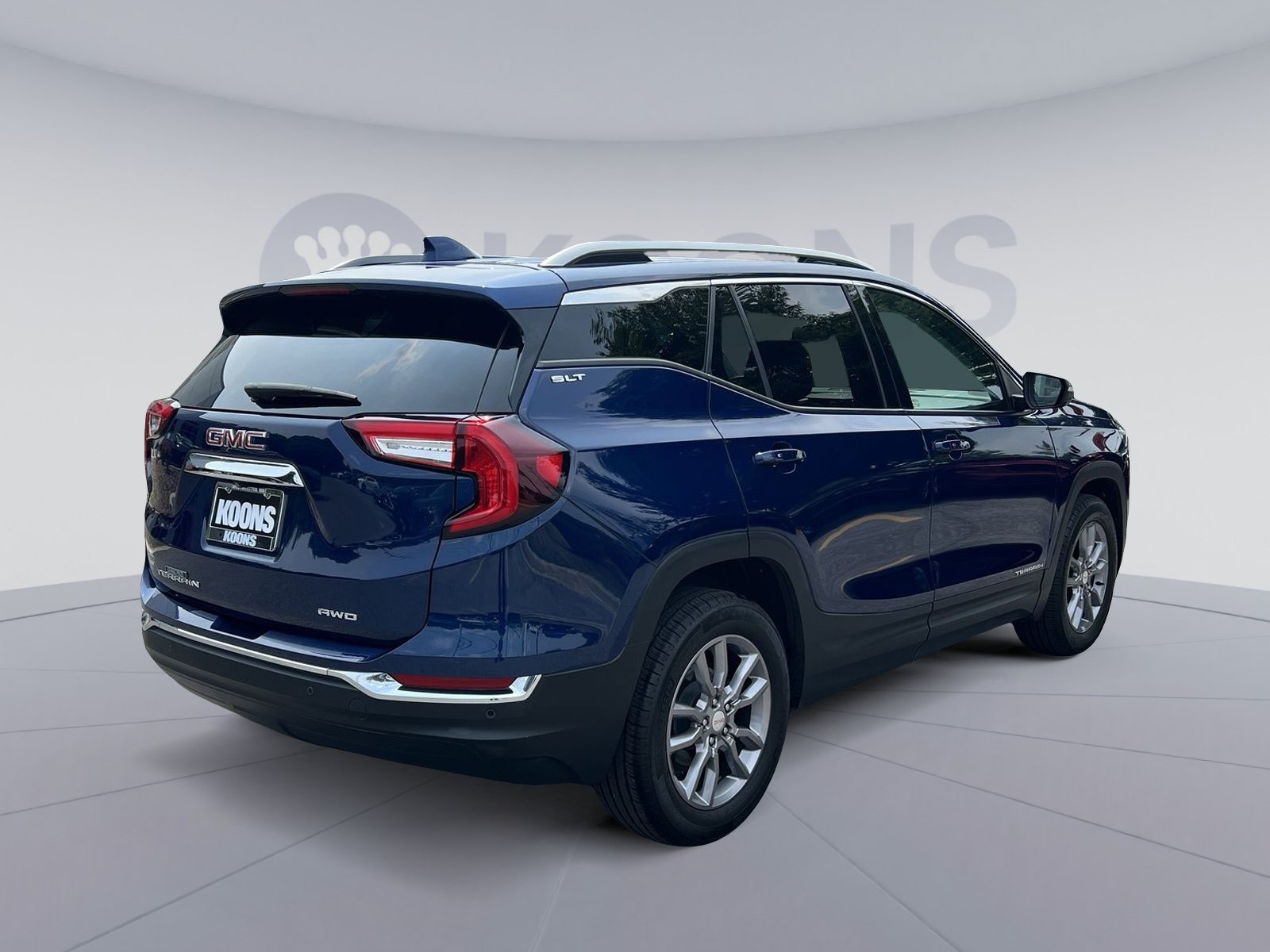 Used 2023 GMC Terrain SLT AWD/4WD image 7