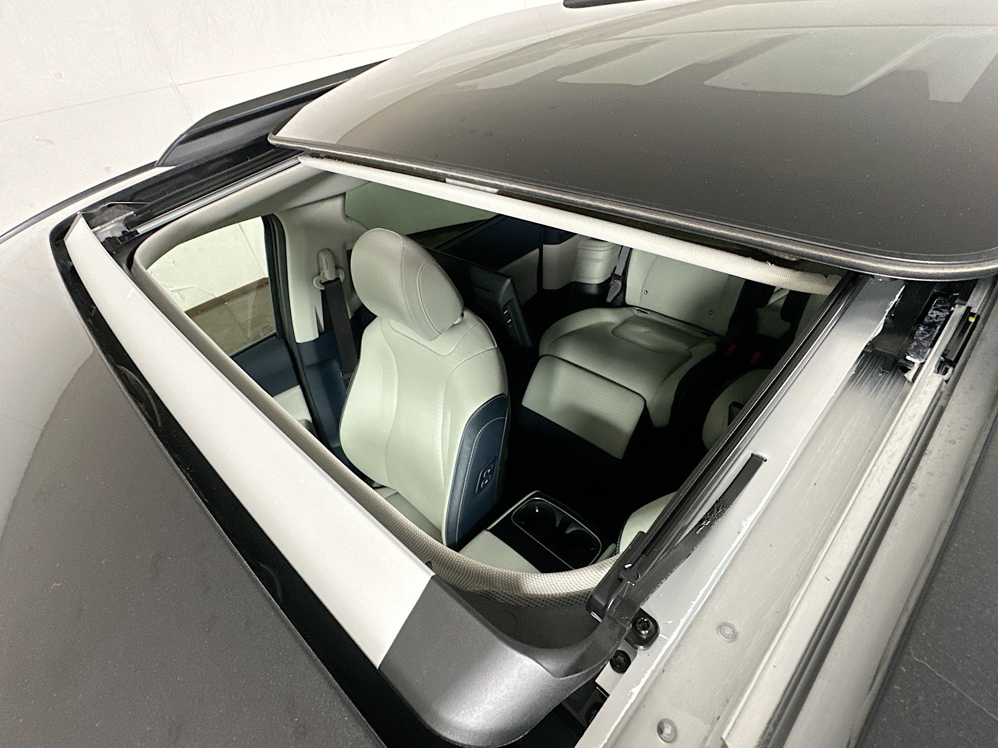 Certified 2026 Kia Carnival SX Prestige FWD image 23