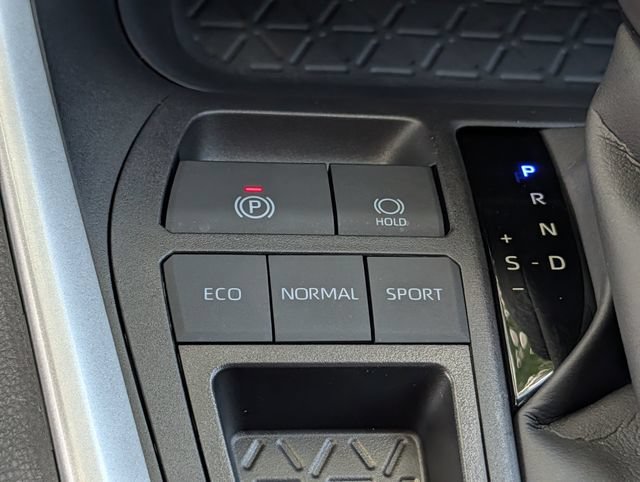 Used 2025 Toyota RAV4 XLE Premium FWD image 16