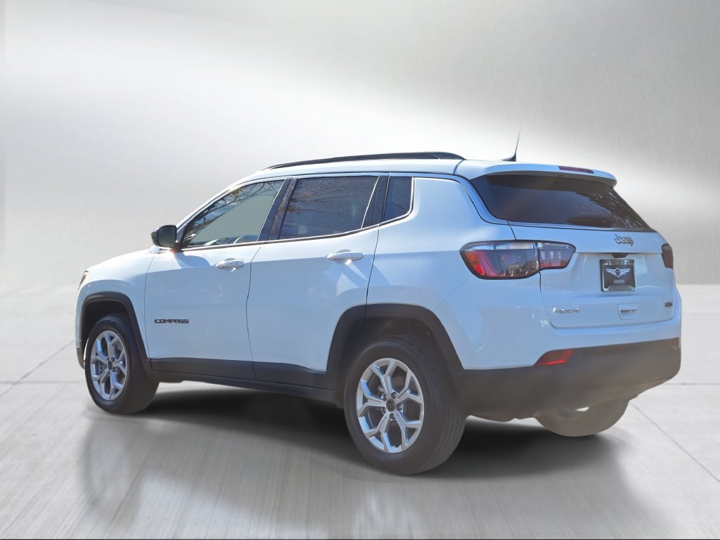 Used 2025 Jeep Compass Latitude AWD/4WD image 5