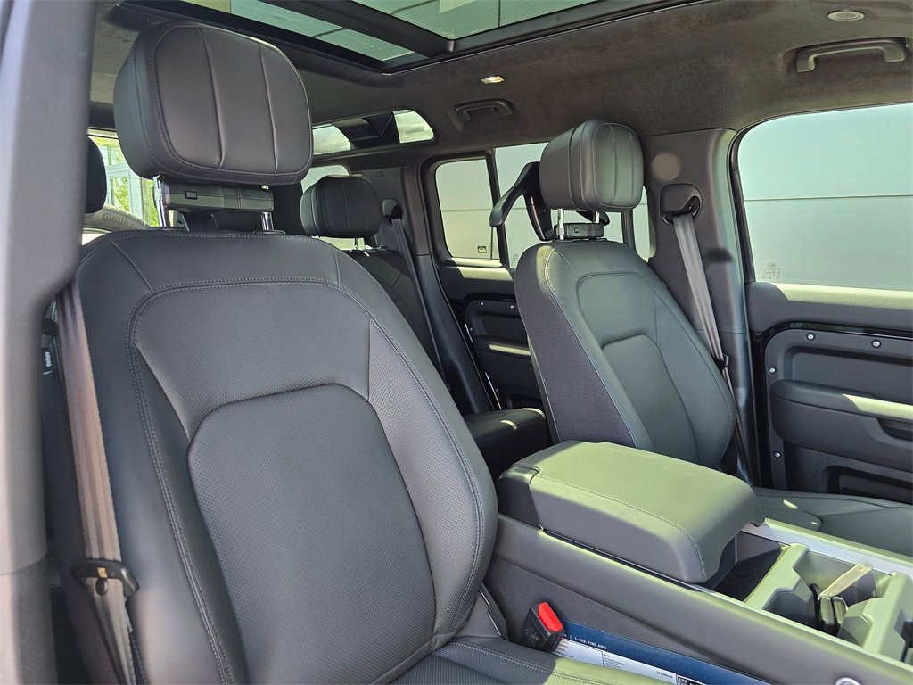 New 2025 Land Rover Defender 110 X image 31