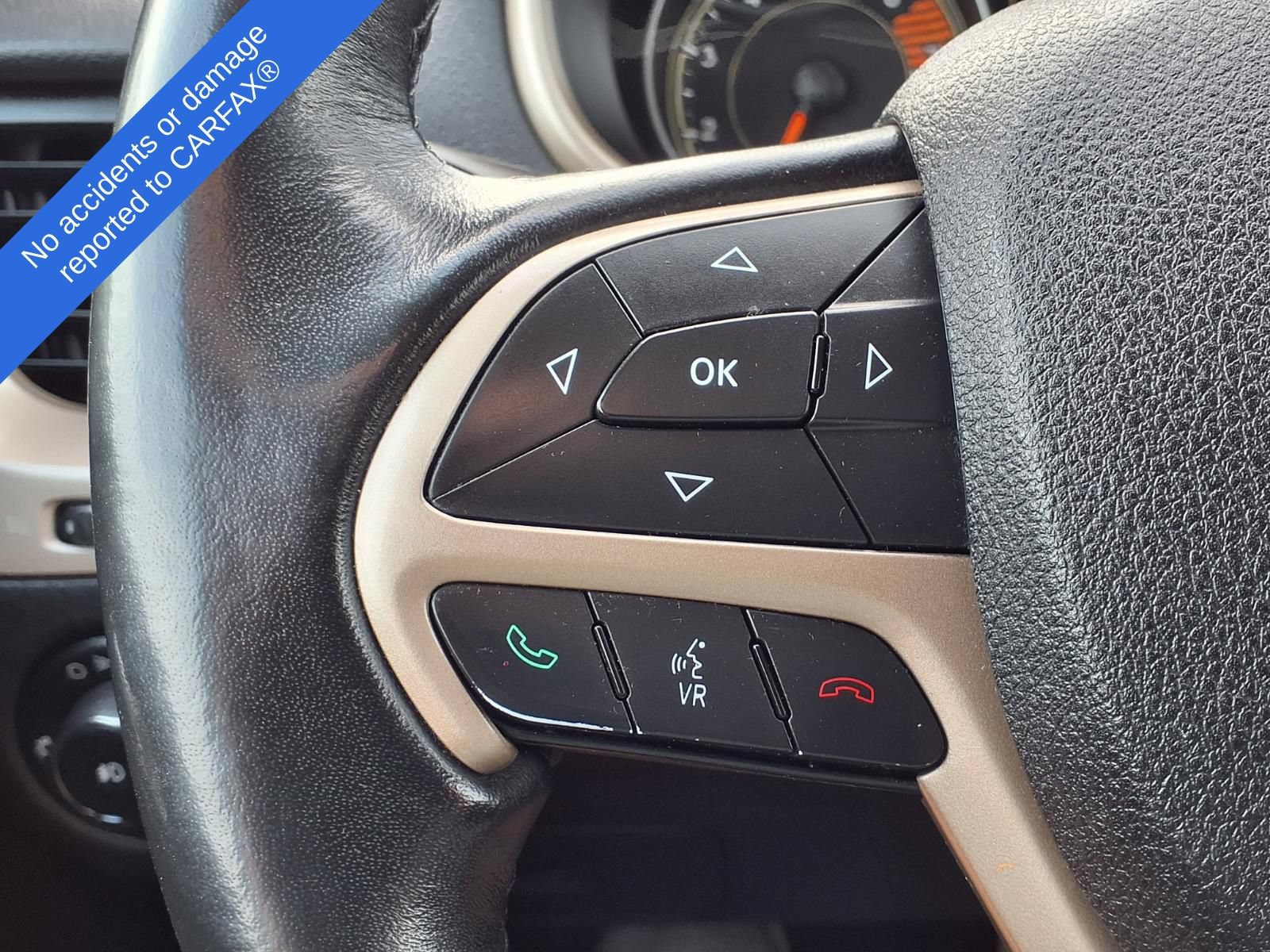 Used 2016 Jeep Cherokee Latitude w/ Cold Weather Group FWD image 30