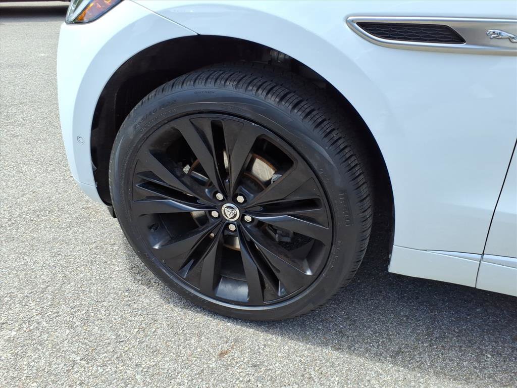 Certified 2024 Jaguar F-PACE R-Dynamic S AWD/4WD image 9