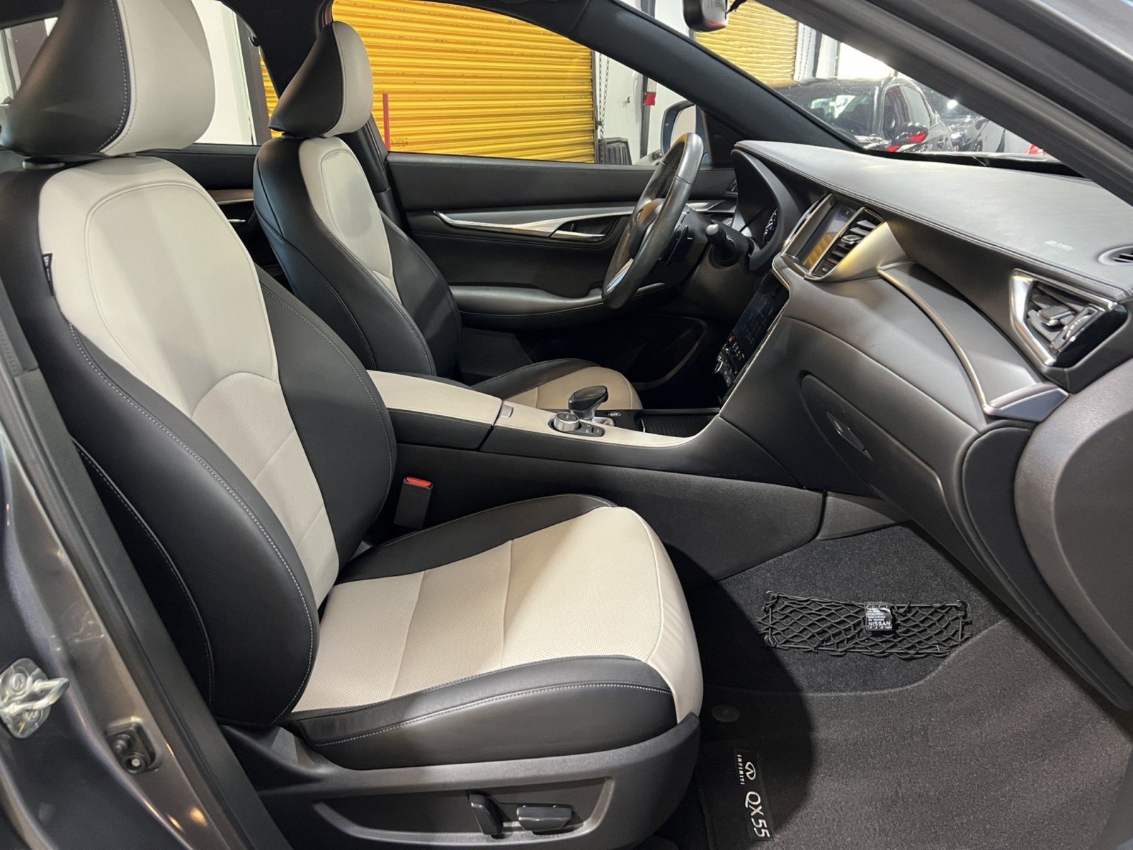 Used 2023 INFINITI QX55 Luxe w/ Cargo Package AWD/4WD image 16