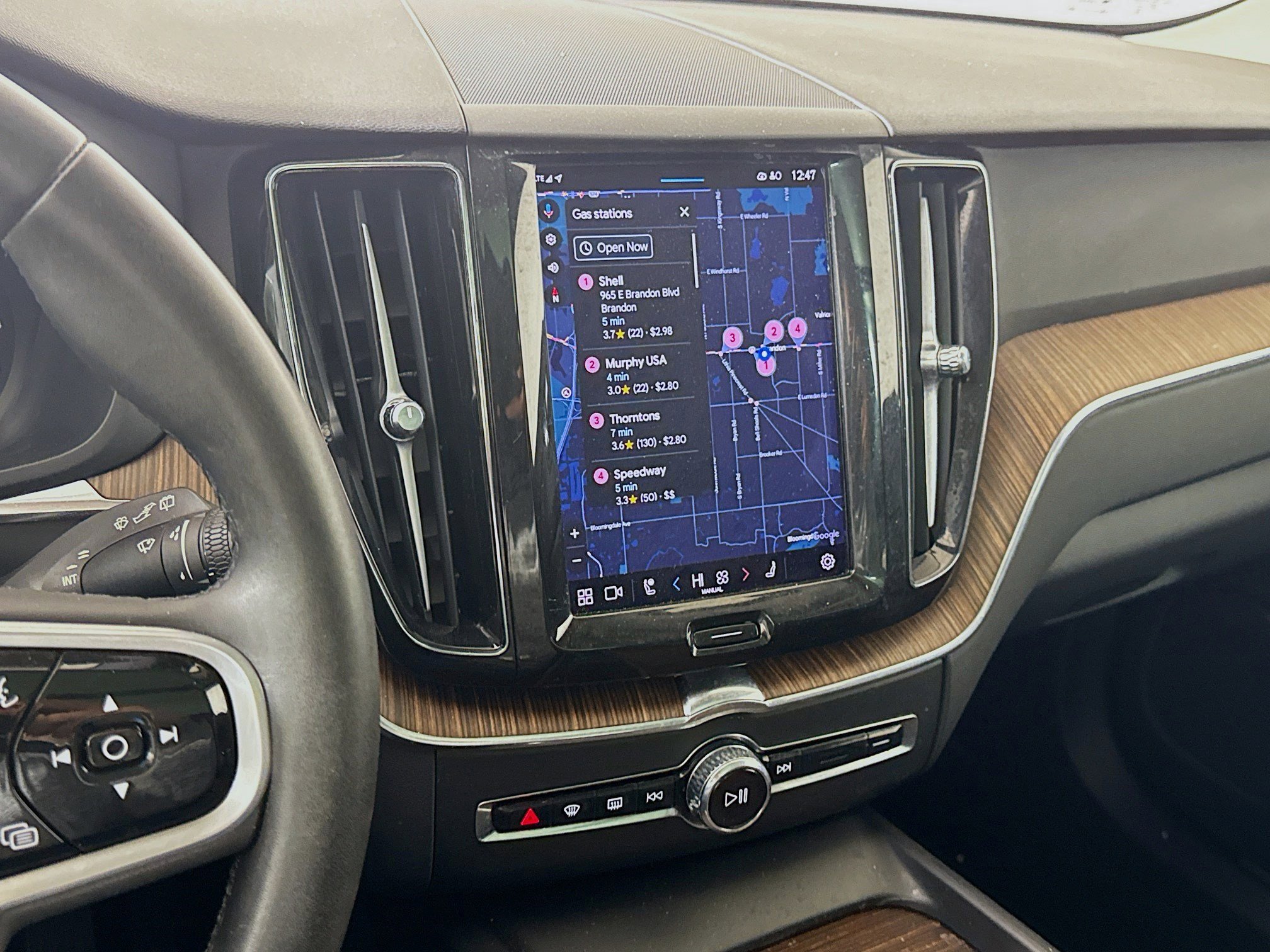 Used 2023 Volvo XC60 B5 Plus w/ Protection Package Premier image 18