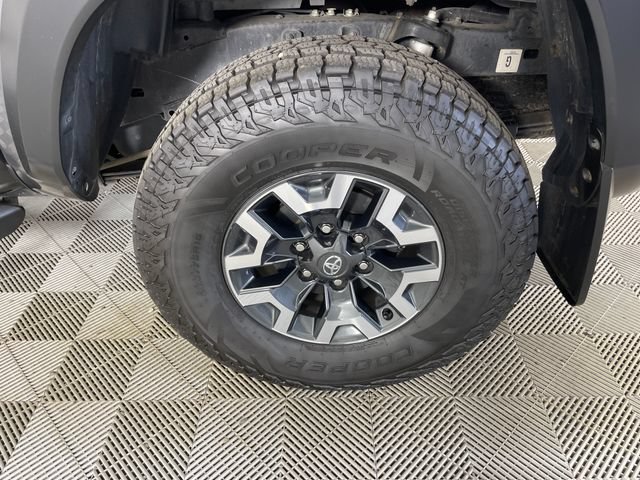 Used 2023 Toyota Tacoma TRD Off-Road w/ Advanced Technology Package AWD/4WD image 19