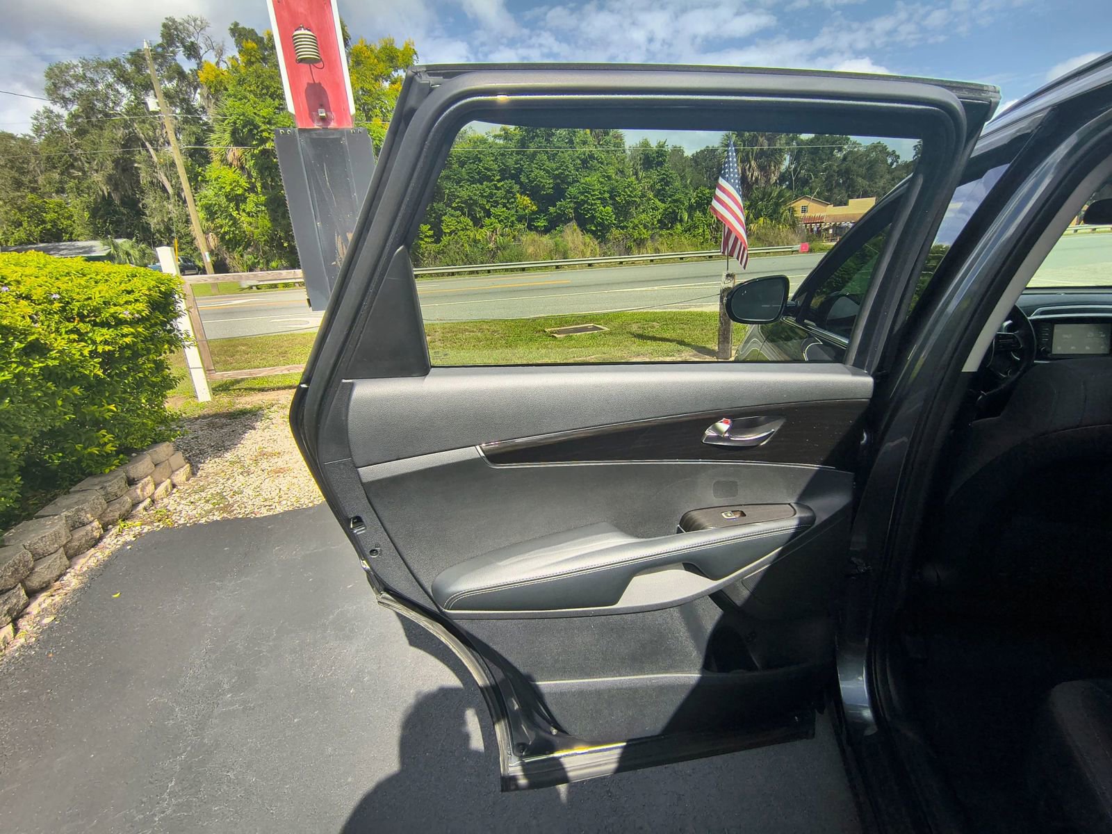 Used 2020 Kia Sorento S image 16