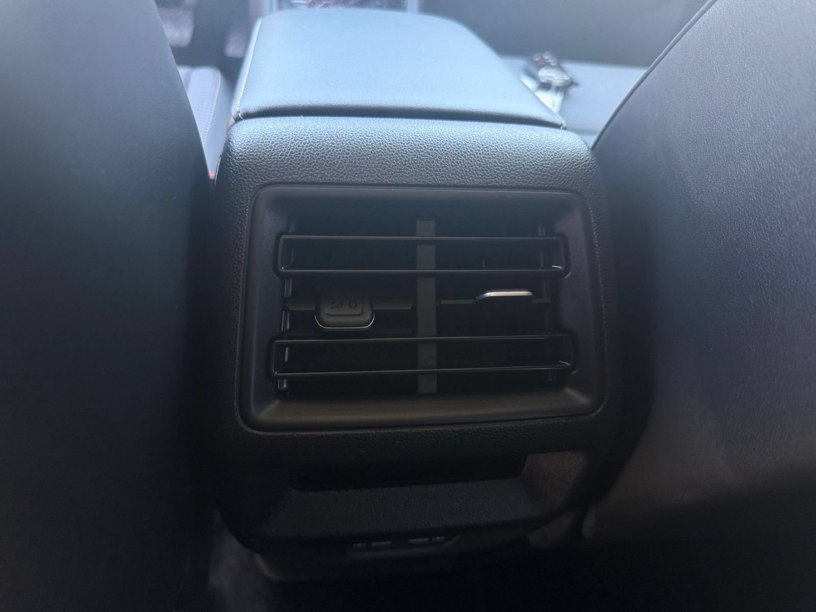 Used 2026 Volkswagen Tiguan SE AWD/4WD image 24