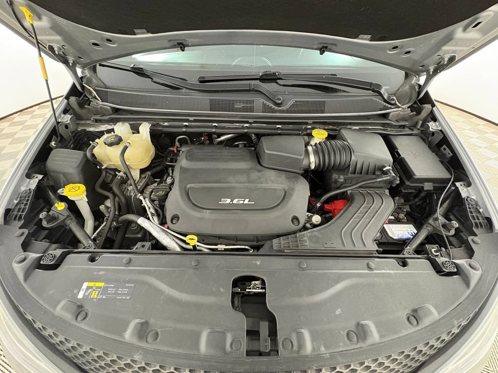 Used 2018 Chrysler Pacifica Touring Plus w/ S Appearance Package FWD image 33