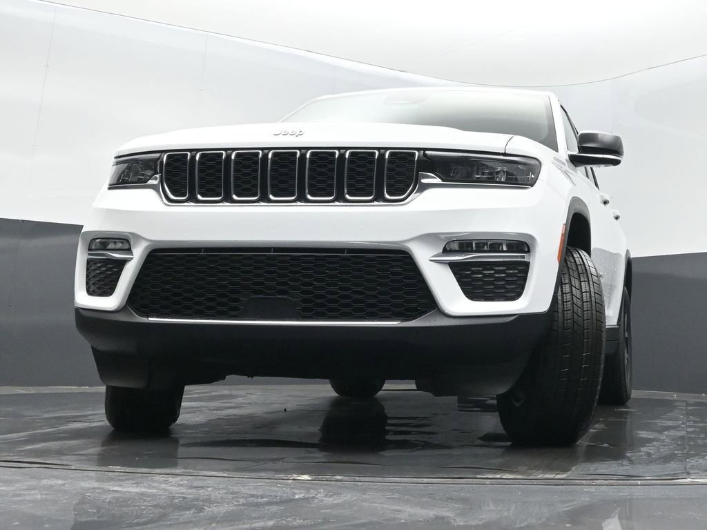 New 2025 Jeep Grand Cherokee Limited w/ Trailer Tow Package image 32