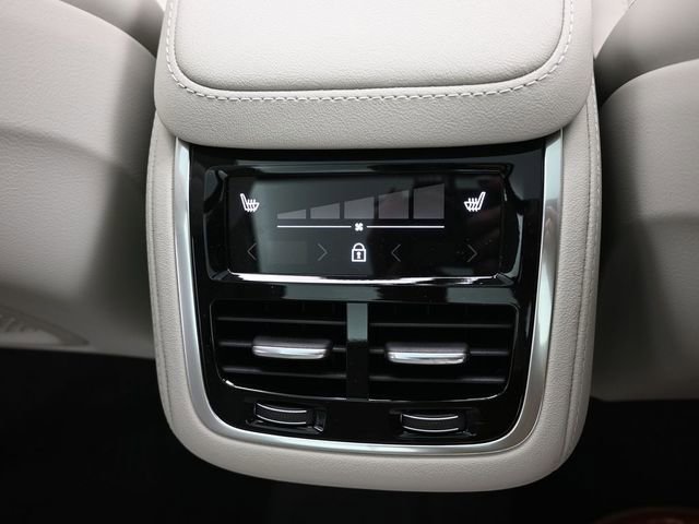 New 2026 Volvo XC90 B6 Ultra w/ Protection Package image 34