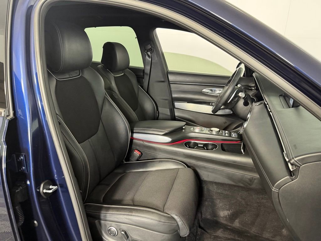 Used 2023 Genesis GV70 2.5T w/ Sport Prestige Package image 34